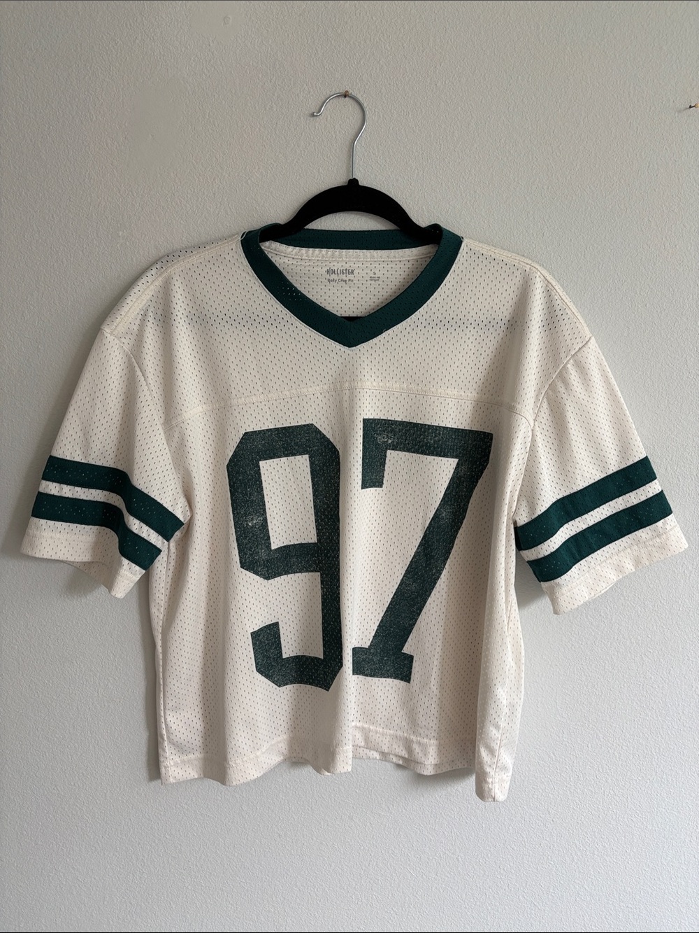 Hollister Boxy Crop Mesh Jersey in Cream & Dark Green, size Small